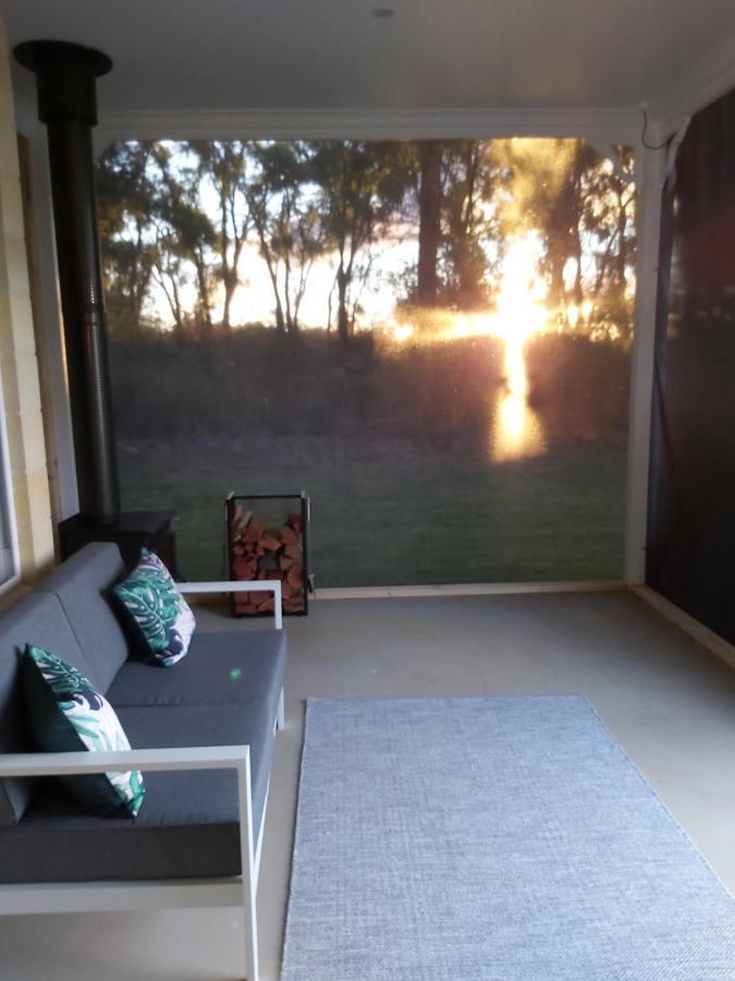 Accommodation Creek Cottages & Sundown View Suites Ballandean Екстер'єр фото